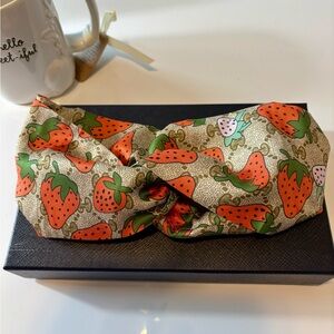 ✨ Strawberry Luxe Headband – Premium Satin Silk-Style Knot